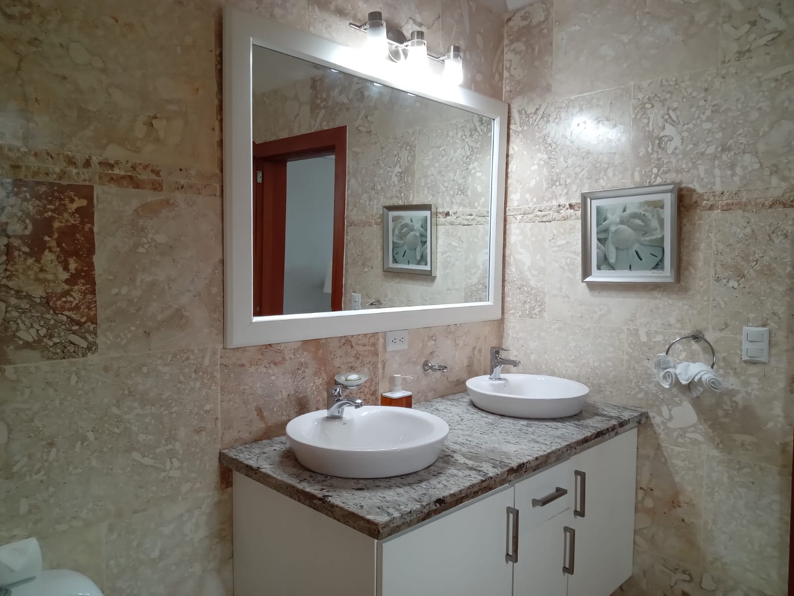 Villa 119 Bathroom 2